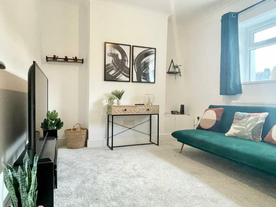 Cozy & Spacious 3-Bedroom Home By Tailored Accommodation Swansea Ngoại thất bức ảnh